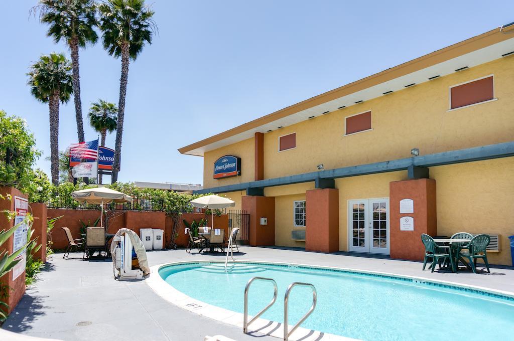 Howard Johnson By Wyndham San Diego Sea World Exterior foto